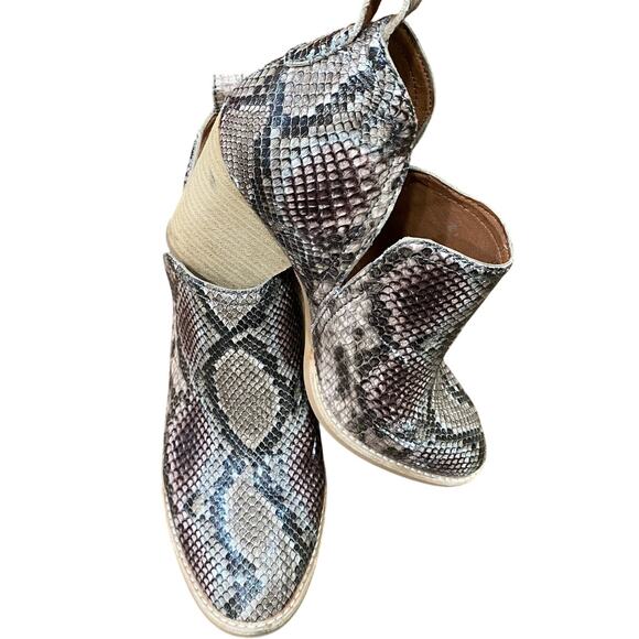 Jeffrey Campbell Shoes - Jeffrey Campbell Snakeskin Ankle Boots Size 8.5 Stacked Heel Style : ROSALEE